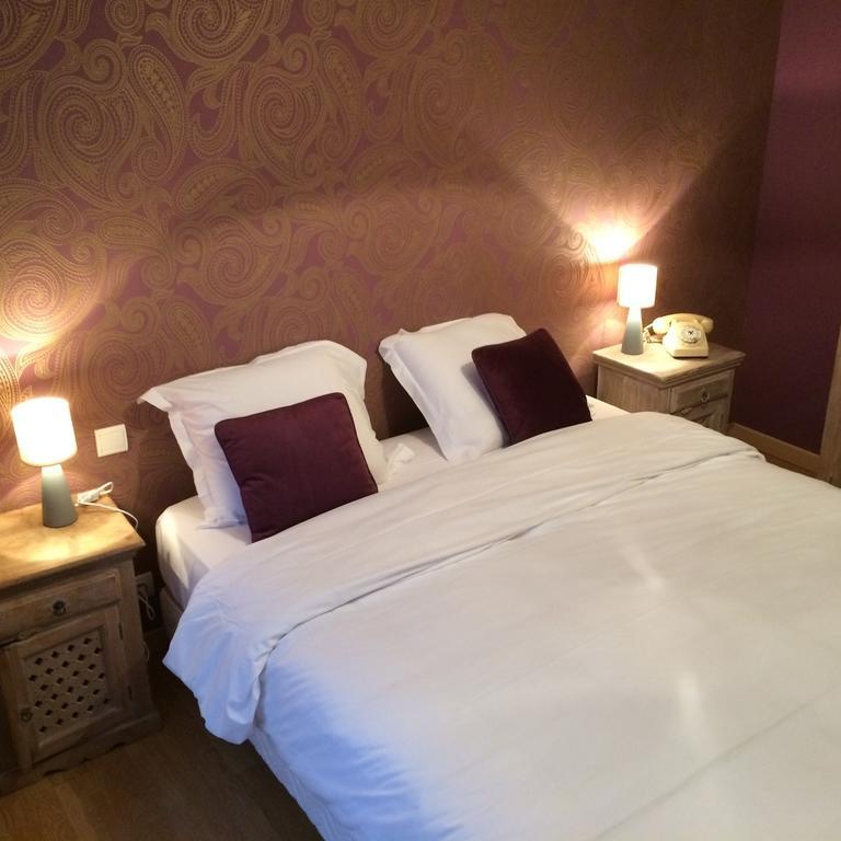 Hotel Le Central Boussac  Room photo