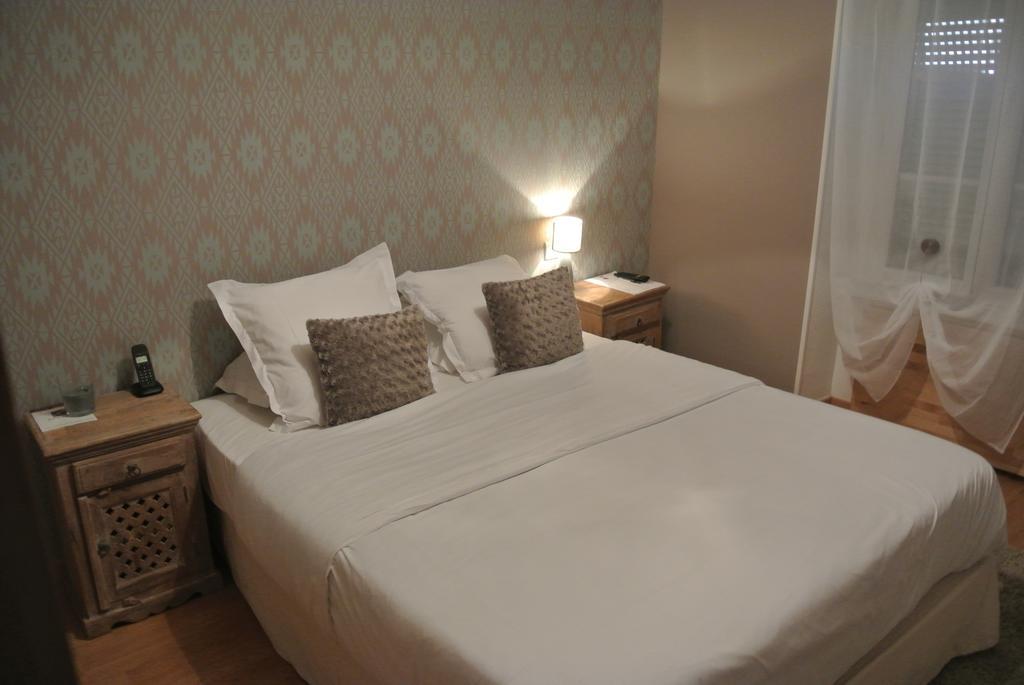 Hotel Le Central Boussac  Room photo